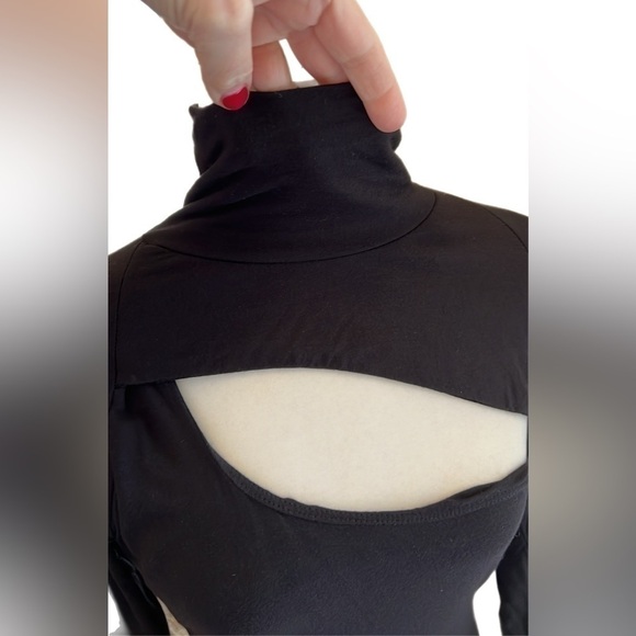 EUC Dollskill WinWin Cutout Blk Turtleneck Longleeve Bodysuit L - Picture 6 of 10